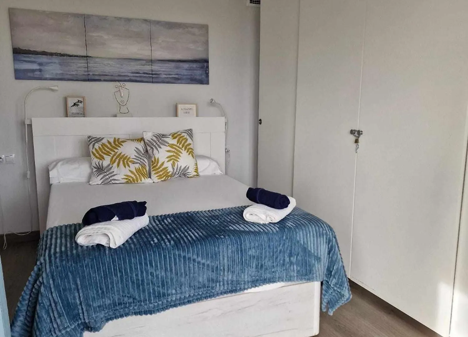 2 Rooms 2 Baths Y Parking Cathedral Malaga Apartment