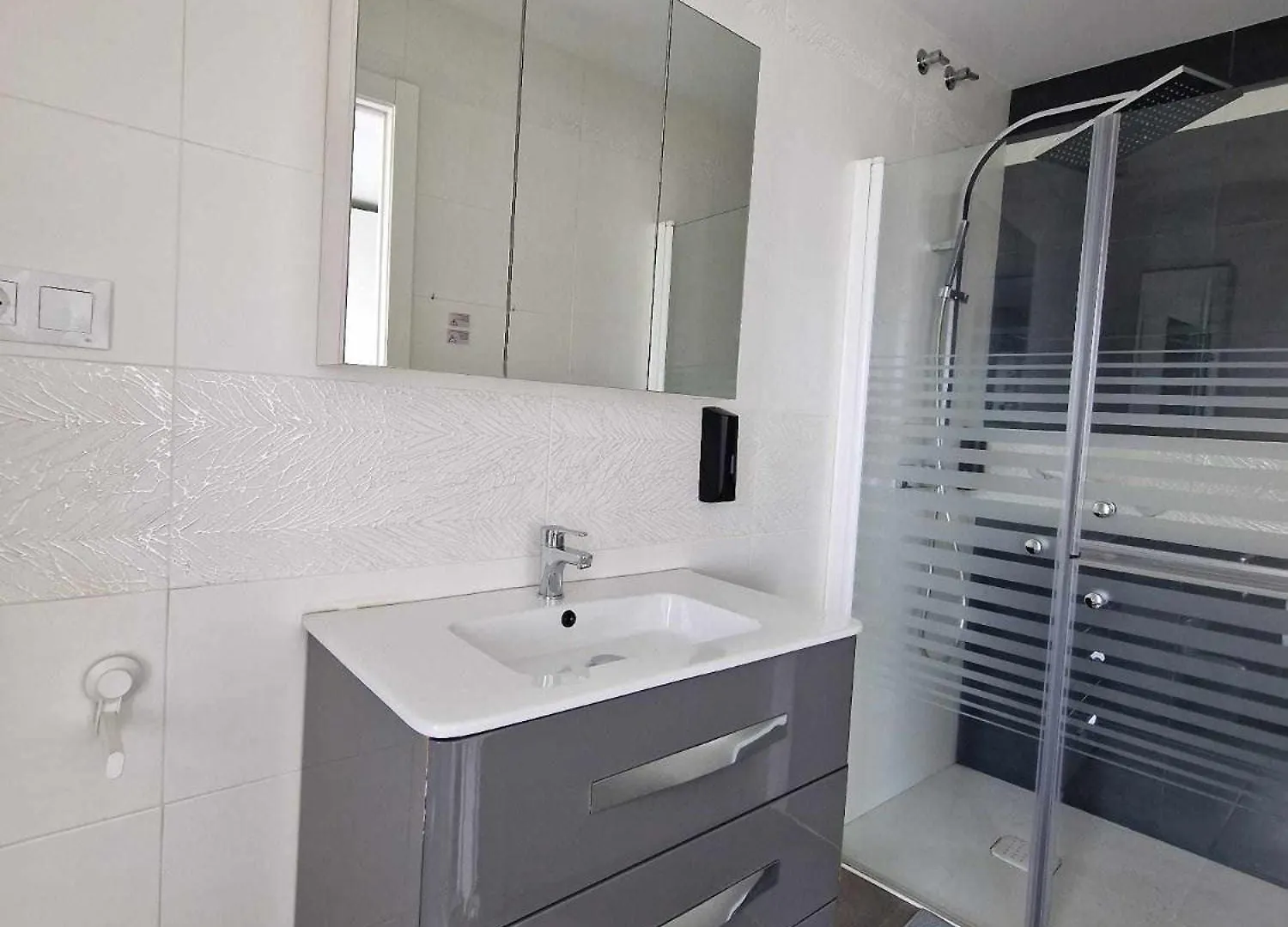 2 Rooms 2 Baths Y Parking Cathedral Malaga Spain