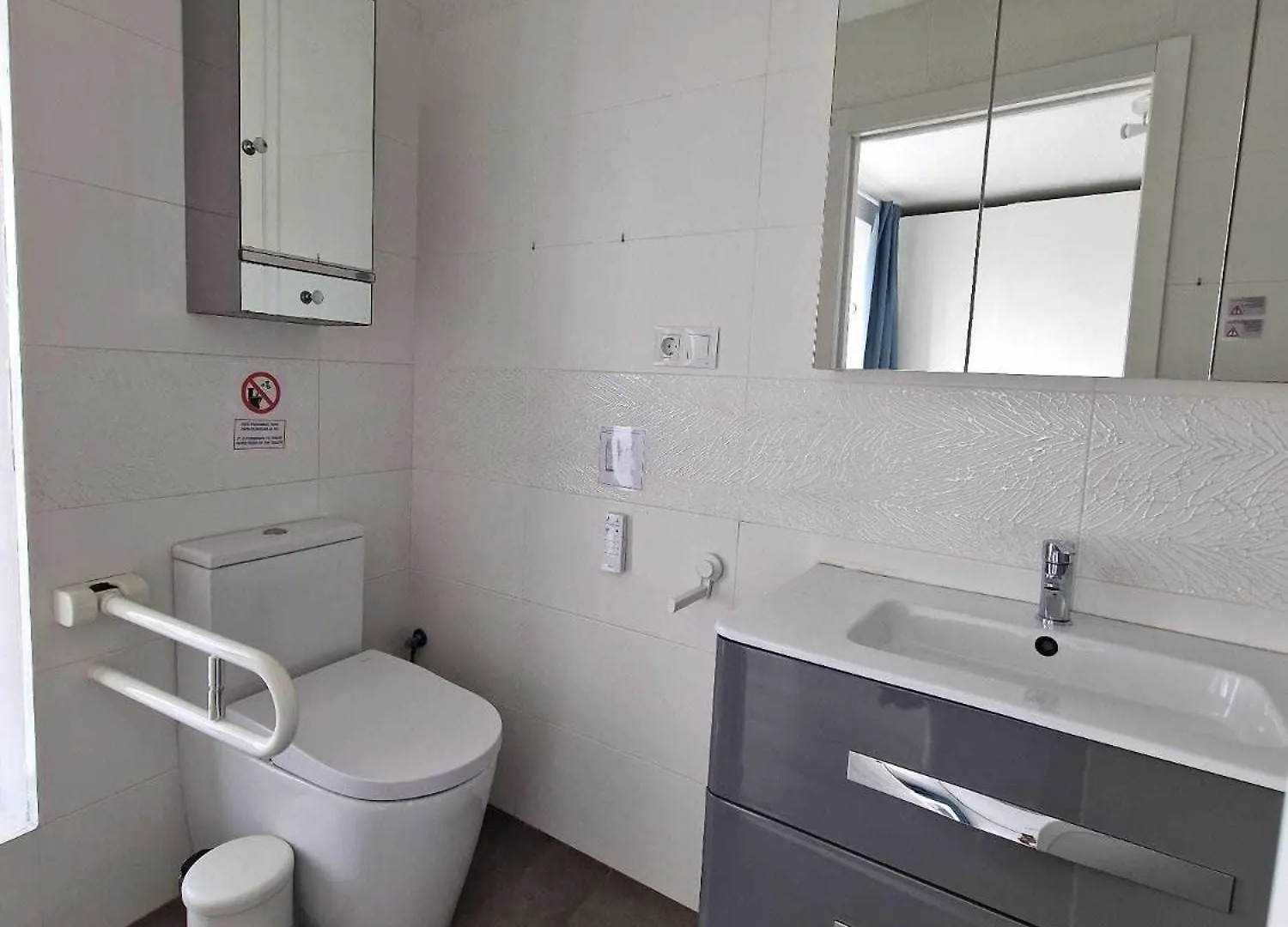 2 Rooms 2 Baths Y Parking Cathedral Malaga Apartment