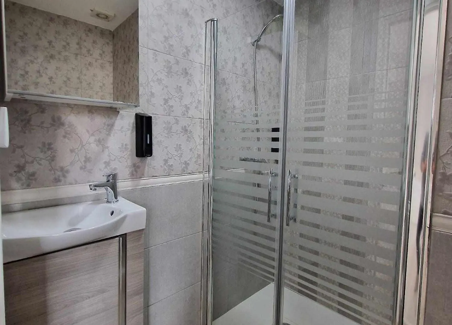 2 Rooms 2 Baths Y Parking Cathedral Malaga 0*,  Spain